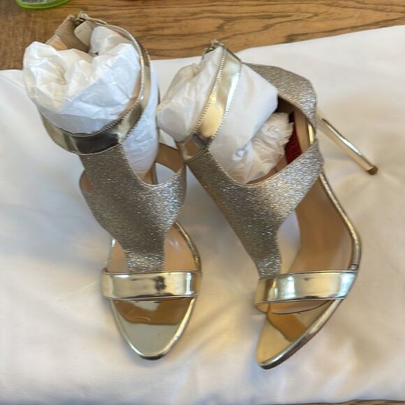 BRUNO RICCI GOLD SPARKLY SANDALS.  NEW.  REGULAR PRICE $385 - Picture 3 of 8